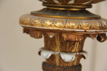 null Lamp base in polychrome and gilded porcelain with flower decoration, base decorated...