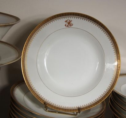 null Ch. PILLIVUYT Cie
White porcelain dinner service part with gold edging, num...