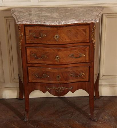 null Curved veneer chest of drawers opening with three drawers, marble top, Louis...