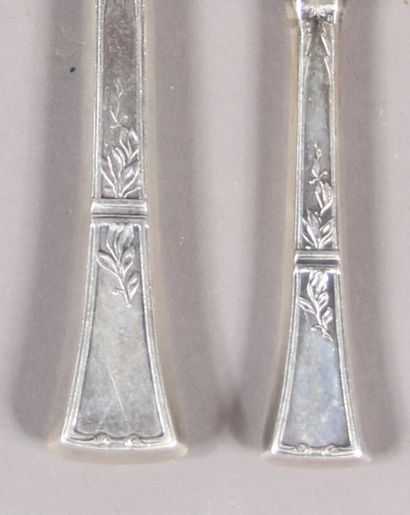 null Housewife's part in silver 800°/°° and silver with flared spatula, decoration...