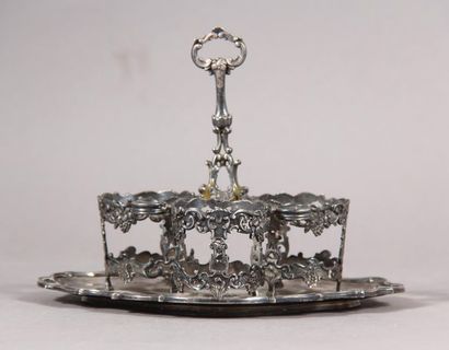 null BOINTABURET goldsmith
Condiment dish in 950°/°° silver with rocaille decoration,...
