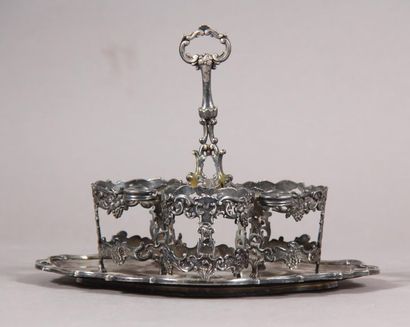 null BOINTABURET goldsmith
Condiment dish in 950°/°° silver with rocaille decoration,...