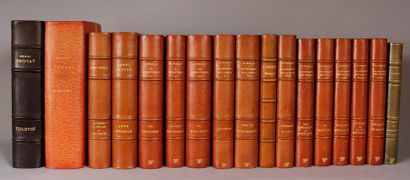 null Ensemble de 16 volumes en É. O. bien reliés dont : 
HENRI TROYAT. 
Les Eygletière.
Flammarion,...