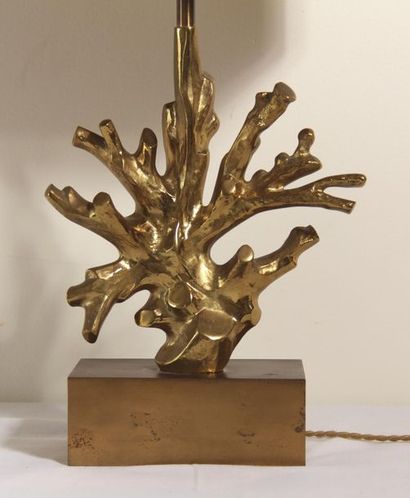 null *Maison CHARLES
Pied de lampe en bronze doré en forme de corail, socle cubique,...