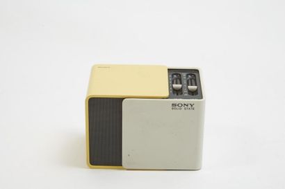 null *SONYRadio
 model Solid State with cubic body in white and yellow bakelite discovering...