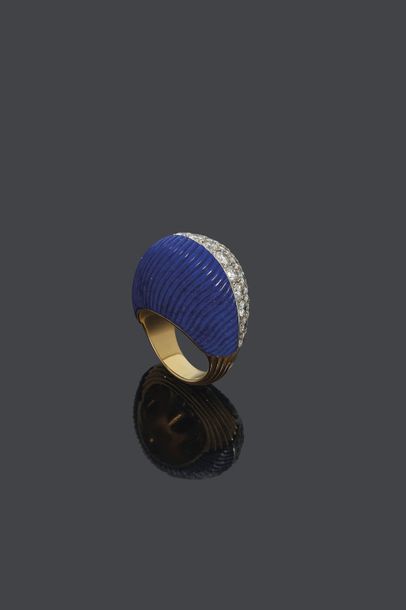 null CARTIER
Important RING model "Boule" in platinum (950‰) and yellow gold (750‰)...