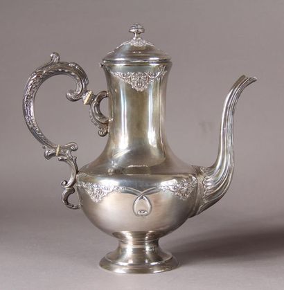 null Tea-coffee service (four pieces) in 950°/° silver on a pedestal with relief...