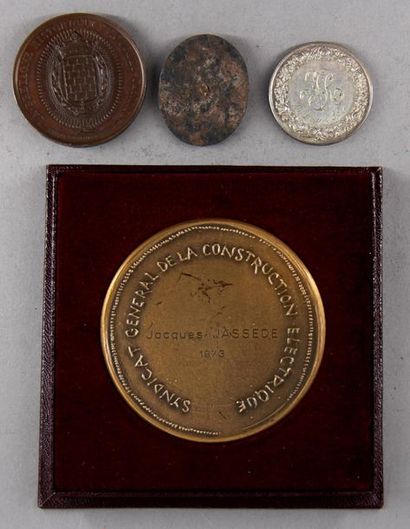 null *Lot of medals:
- Wedding medal with figures dated 1894, pds: 16 g.
 - Copper...