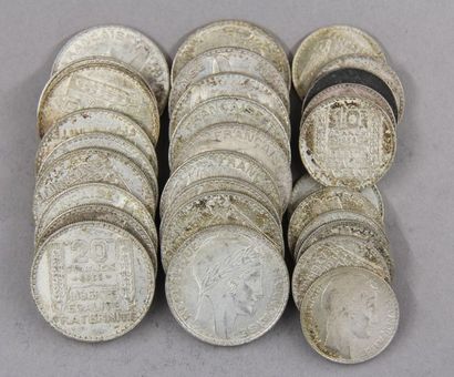 null Eighteen 20 FF coins and eleven 10 FF Turin silver coins