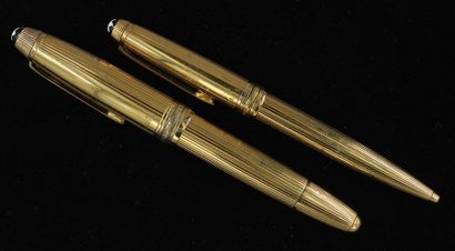 null MONTBLANC
Fountain pen and Meisterstuck ballpoint pen in 925°/°° vermeil and...