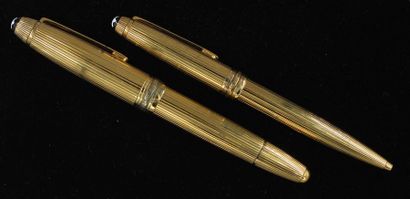 null MONTBLANC
Fountain pen and Meisterstuck ballpoint pen in 925°/°° vermeil and...