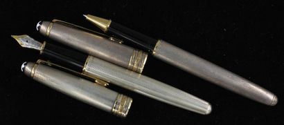 null MONTBLANC
Fountain pen and Meisterstuck ballpoint pen in 925°/silver and gold...