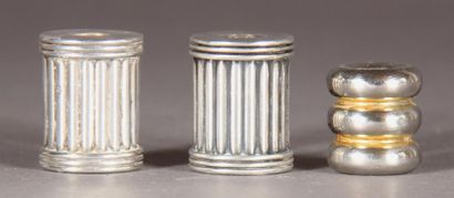 null CHRISTOFLE - DUNHILL
- Pair of small fluted candleholders in silver plated metal
H:...