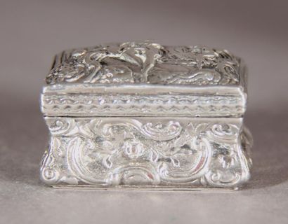 null Silver lot:
- Stamp box in silver and vermeil 925°/°° with scroll decoration,...