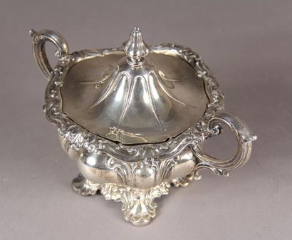 null Covered sugar bowl with two handles on a quadripod base in silver and 812°/°°...