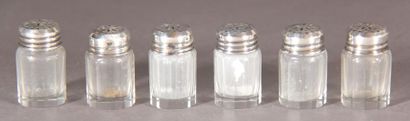 null Six salt shakers in paneled glass, silver stoppers 800°/°°, pds: 9.5 g.