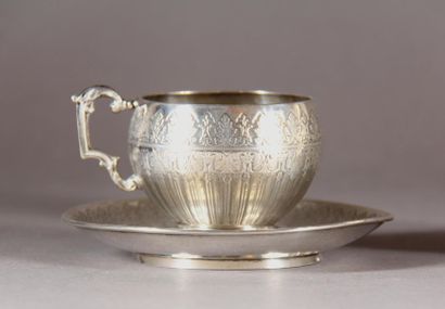 null A. CHAPUS goldsmith - A la Gerbe d'or
Cup and saucer in 950°/°° silver with...