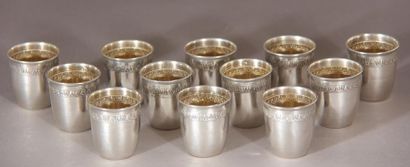 null Twelve 950°/°° silver liqueur cups with palmette frieze, pds: 110 g.
