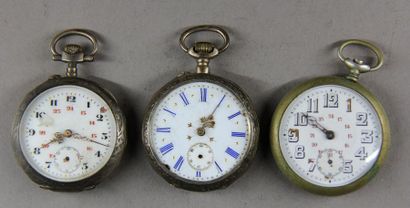 null Two pocket watches in silver 800°/°° (gross weight: 60.3-56.3 g.) many accidents
Metal...