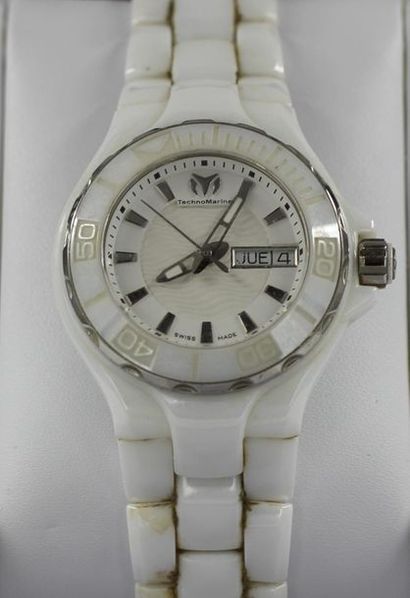null TECHNOMARINE
Ladies steel watch model 110022 with white ceramic bracelet. Rotating...