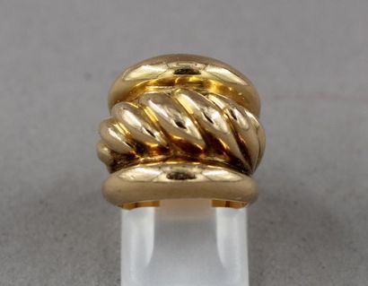 null * 18k yellow gold gadroon ring, TDD: 48, pds: 8 g.