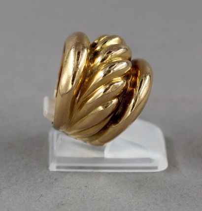 null * 18k yellow gold gadroon ring, TDD: 48, pds: 8 g.