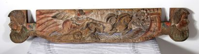 null *Joug de boeuf en bois polychrome à décor sculpté d'un char conduit par un ange...