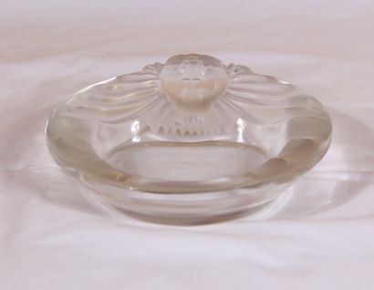 null LALIQUE France d'après un modèle de Marc LALIQUE.

Vide poche en cristal moulé...