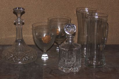 null Lot de vases et carafes en verre dépareillés