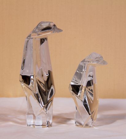 null BACCARAT

Deux sculptures en cristal transparent en forme de pingouin, signées

H...