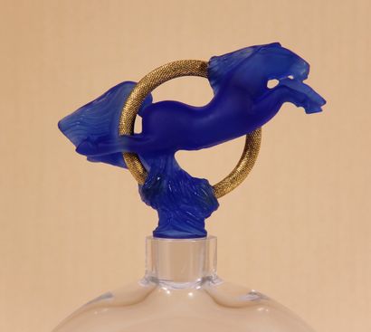 null DAUM France

Carafe modèle Torque en cristal, bouchon en pâte de verre bleue...