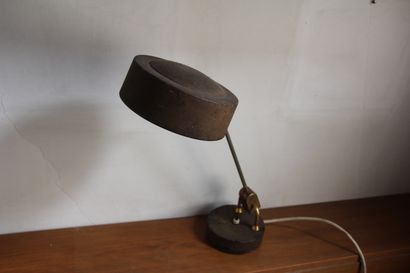 null *Lampe de bureau en métal articulé, années 60

H : 45 cm. (rouille)