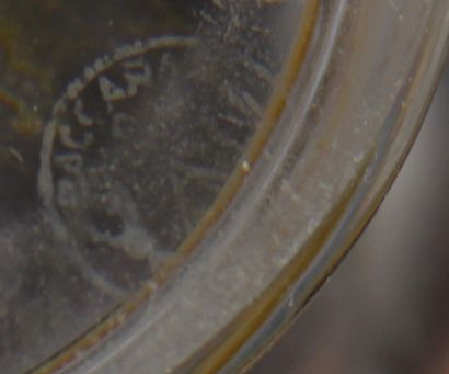 null *BACCARAT

Flacon en cristal à pans coupés, marqué

H : 16,5 cm.