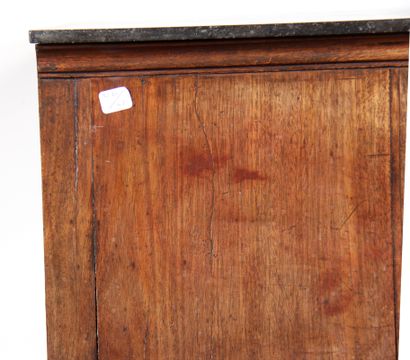 null *Table de salon rectangulaire à deux tiroirs, plateau marbre XIXème s.

H :...
