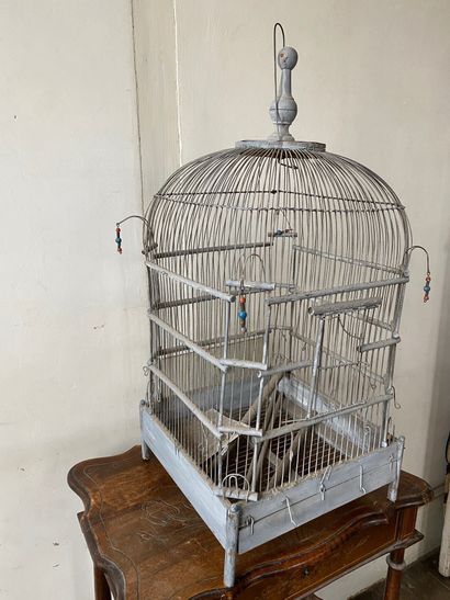 null Cage à oiseaux en bois laquée bleue

H : 68 32 x 32 cm. (accidents, manques...