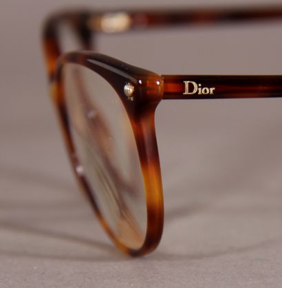 null CHANEL - DIOR - PRADA

Quatre paires de lunettes