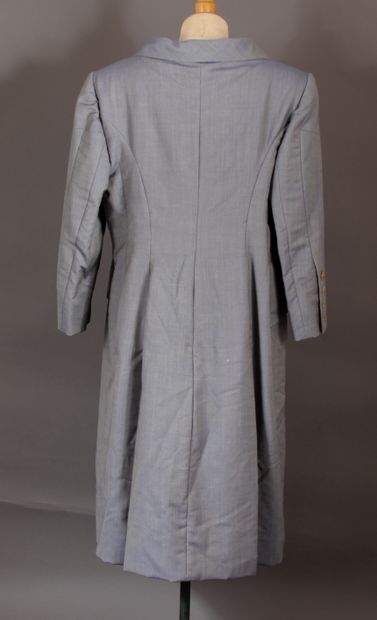 null GIVENCHY Haute Couture n°85658

Manteau en lainage gris, col châle décollé,...