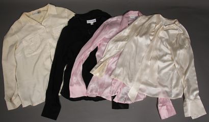 null Pierre CARDIN, Anonyme

Lot composé de cinq blouses diverses. Griffes blanches,...