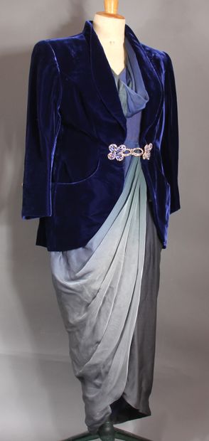 null HANAE MORI Couture hiver 1993

Ensemble du soir comprenant une robe en mousseline...