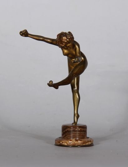 null Claire COLINET (1880-1950)

	La Jongleuse aux trois boules.

	Épreuve en bronze...