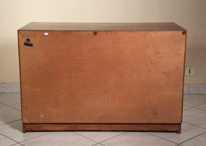 null Borge MOGENSEN (1914-1972) - SOBORG MOBLER éd.

Commode en placage de palissandre...