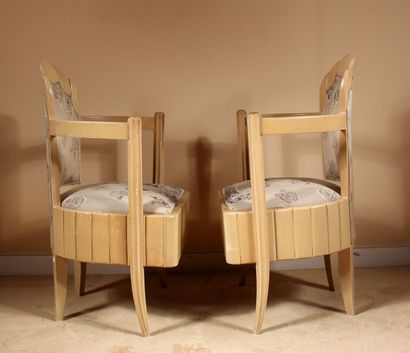 null Pierre PATOUT (1879 1965)	

	Paire de fauteuils Ile de France en bois sculpté...