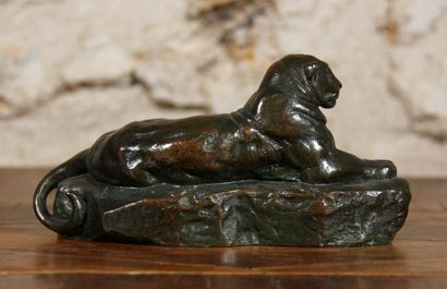 null Antoine Louis BARYE (1795-1875) 

Panthère couchée

Epreuve en bronze à patine...
