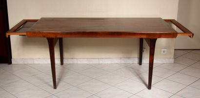 null Ib KOFOD LARSEN (1921-2003)

Rio rosewood dining table, work of the 1960s

H...