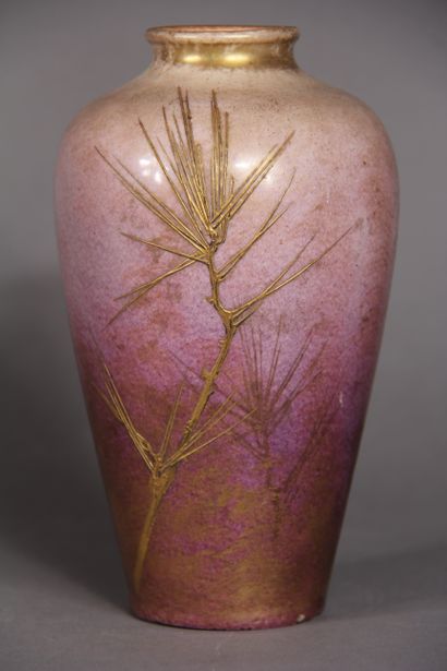 Clément MASSIER (1844 - 1917)

Vase en grès...