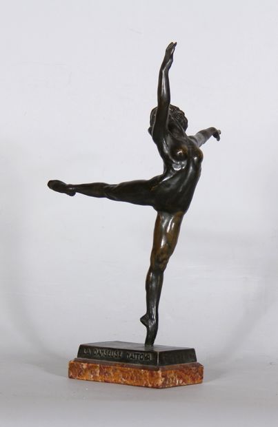 null Serge YOURIEVITCH (1876-1969)

La danseuse Nattova

Sculpture en bronze à patine...