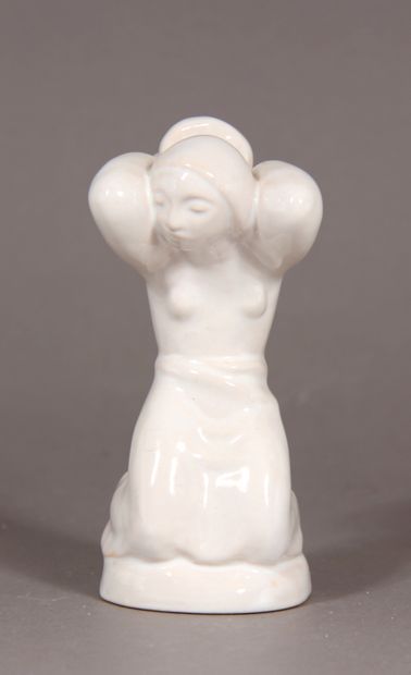null *Lauritz. HJÖRTH (1834-1912)

Femme agenouillée tenant un vase dans le dos

Sculpture...