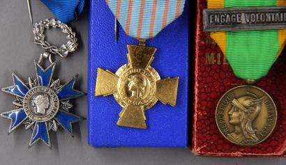 null *Médailles : médaille de chevalier de Ordre National du Mérite, médaille militaire,...