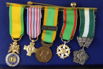 null *Médailles : médaille de chevalier de Ordre National du Mérite, médaille militaire,...