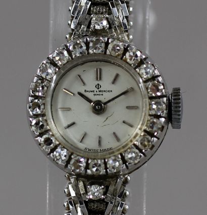 null BAUME MERCIER

Bracelet-montre de dame en or gris 18k, boitier serti de brillants,...